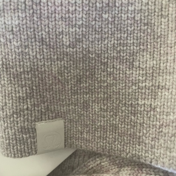 Lululemon Sweater - Picture 5 of 6